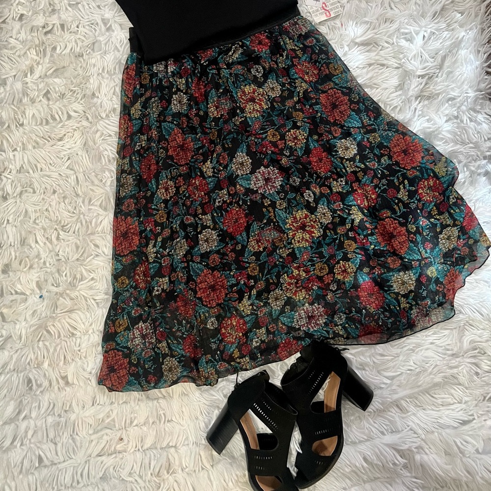 NWT LulaRoe Lola Chiffon Skirt